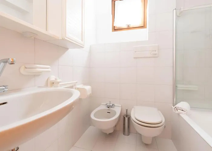 Bruni 2 アパート ボルミオ