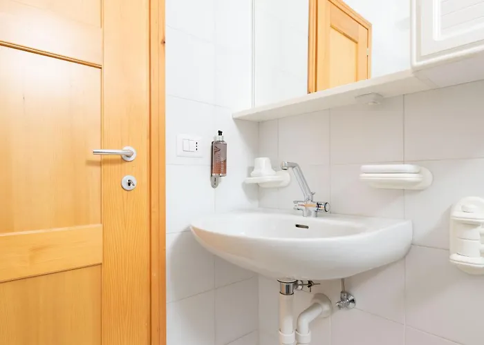 Bruni 2 アパート